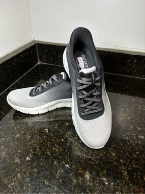 SKECHERS NWOT GOWALK Lightweight Grey & Black Ombré Slip-On Sneaker